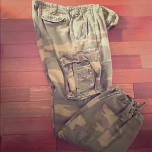 MENS A&F Camo Pants